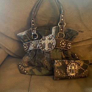 Camo purse with wallet